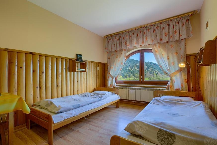 Sromowce Niżne Schronisko Pttk Trzy Korony Bed & Breakfast エクステリア 写真